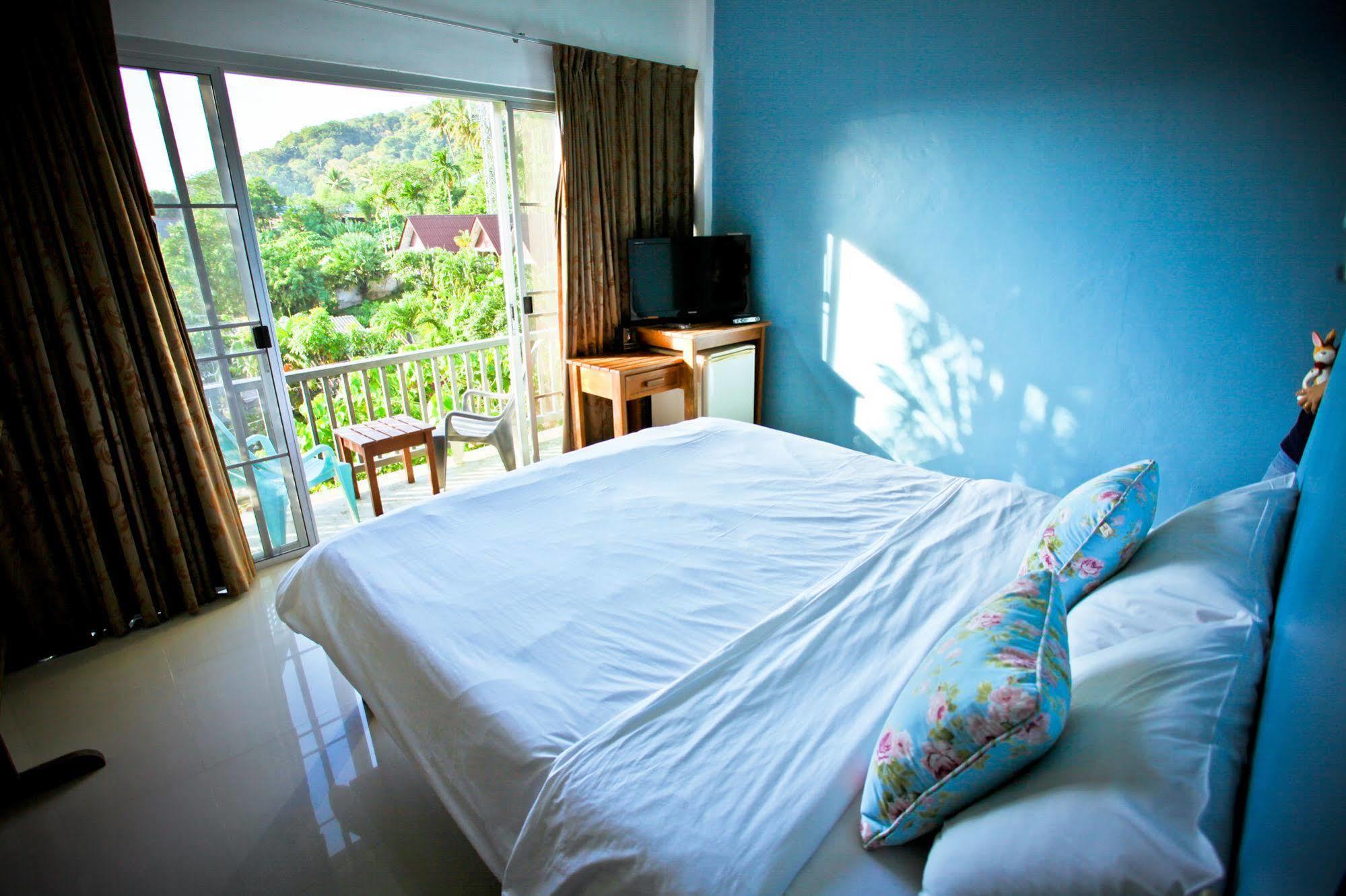 Boondaree Home Resort Praia de Kata Exterior foto